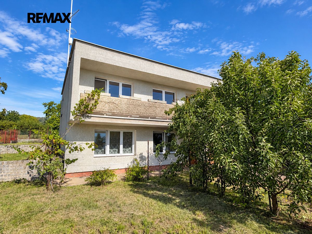 Prodej rodinného domu 202 m², pozemek 790 m²