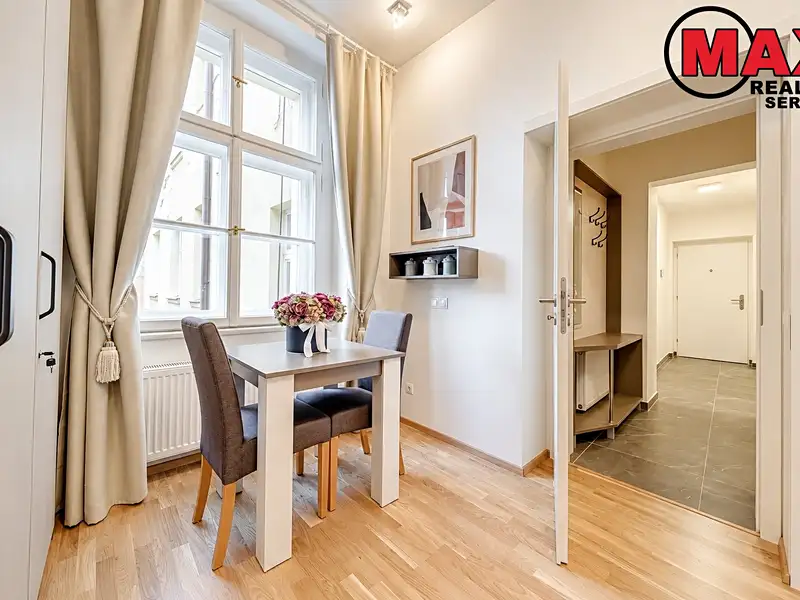 Prodej bytu 1+1 32 m², Praha – náhled fotky 1