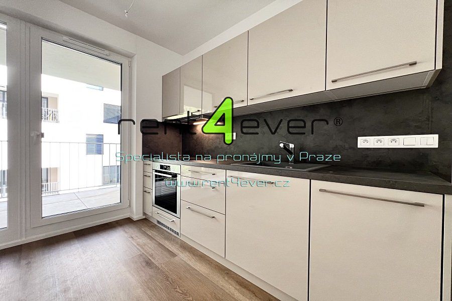 Pronájem bytu 2+kk 54 m² – fotografie 2