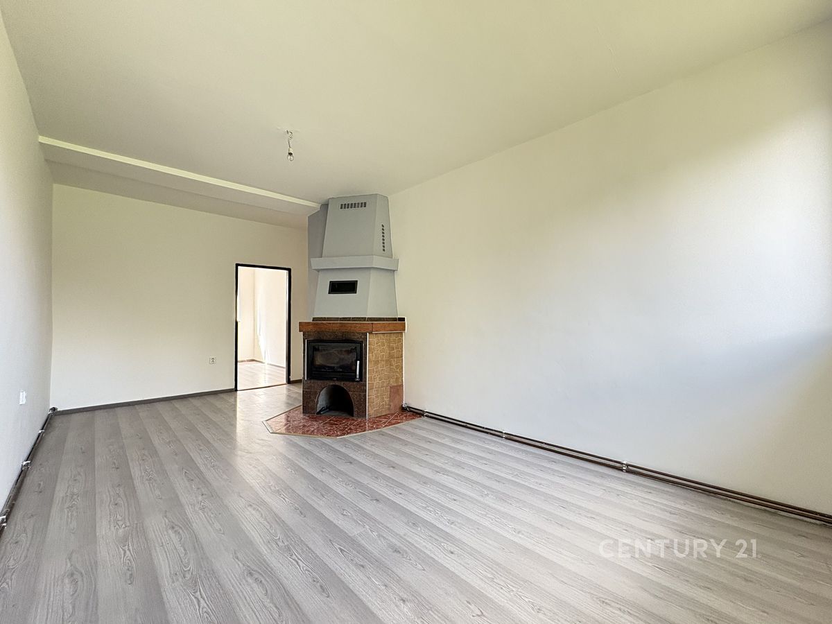 Pronájem bytu 2+1 60 m² – fotografie 3