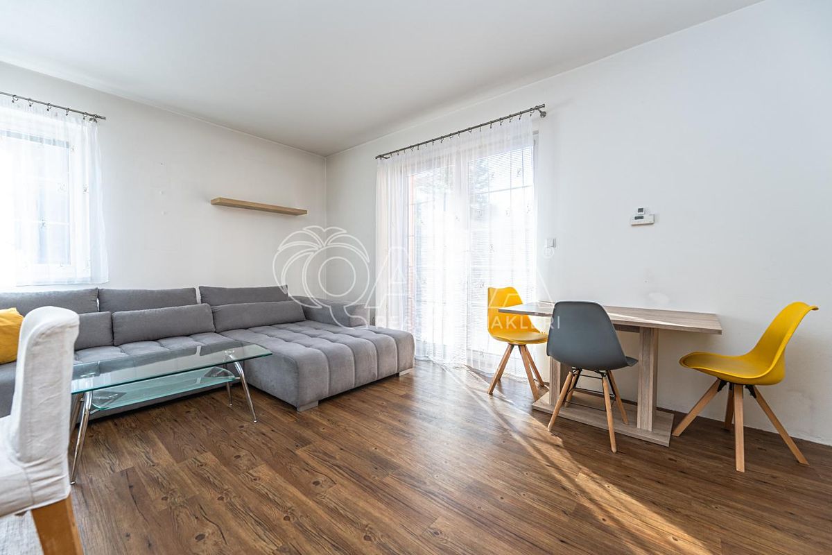 Pronájem bytu 3+kk 81 m² – fotografie 2
