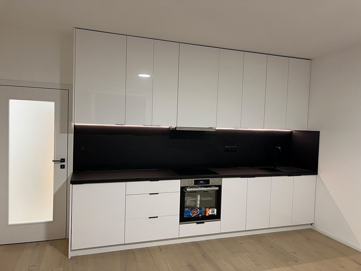 Pronájem bytu 1+kk 30 m², Praha – fotka 1 z 3