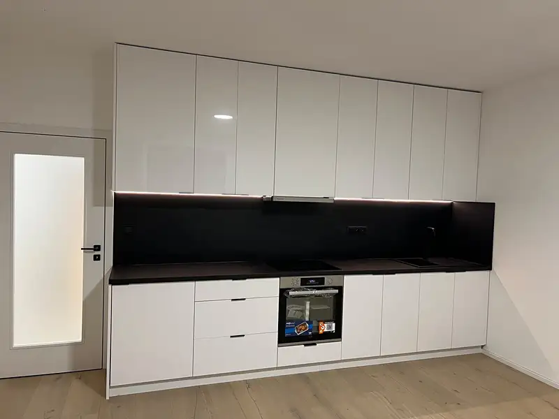 Pronájem bytu 1+kk 30 m², Praha – náhled fotky 1