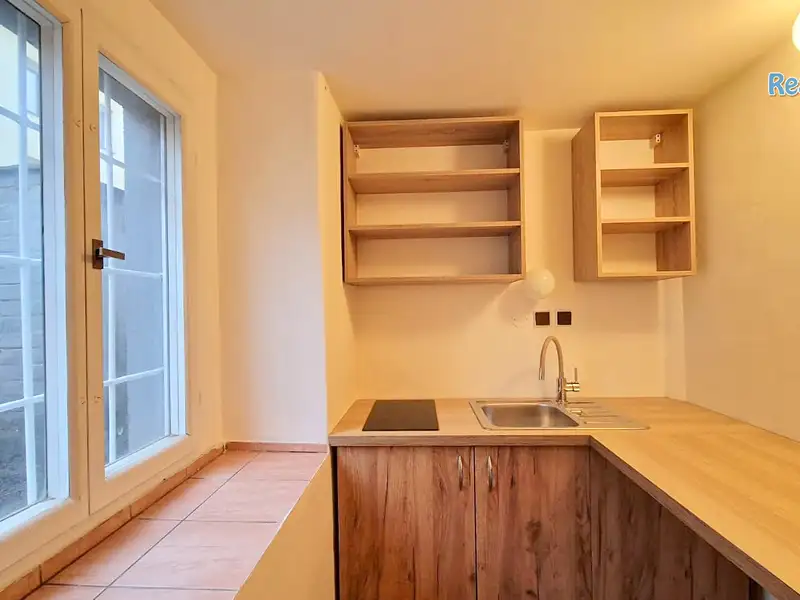 Pronájem bytu 1+kk 16 m², Praha – náhled fotky 3