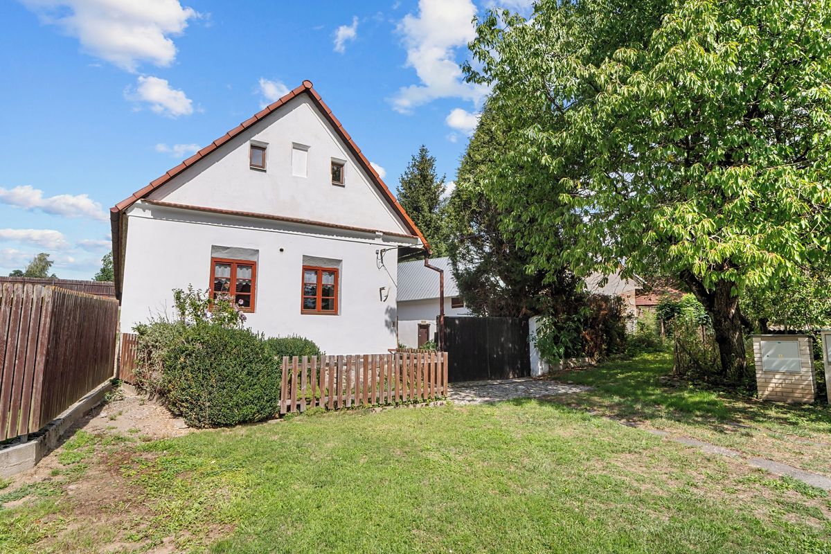 Prodej rodinného domu 156 m², pozemek 1223 m²