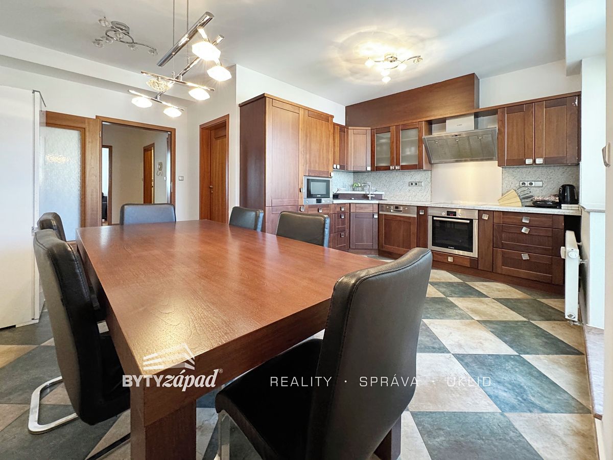 Pronájem bytu 5+kk 120 m²