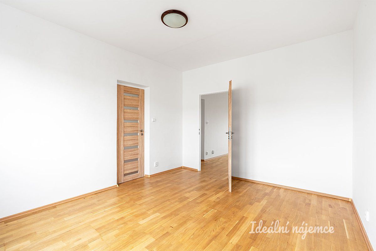 Pronájem bytu 2+1 45 m² – fotografie 5