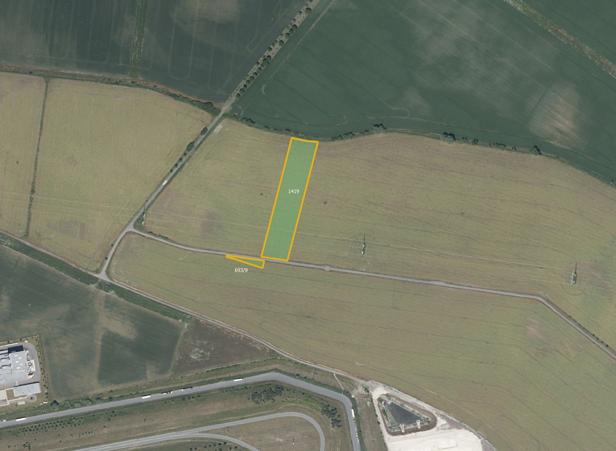 Prodej pole 7540 m²