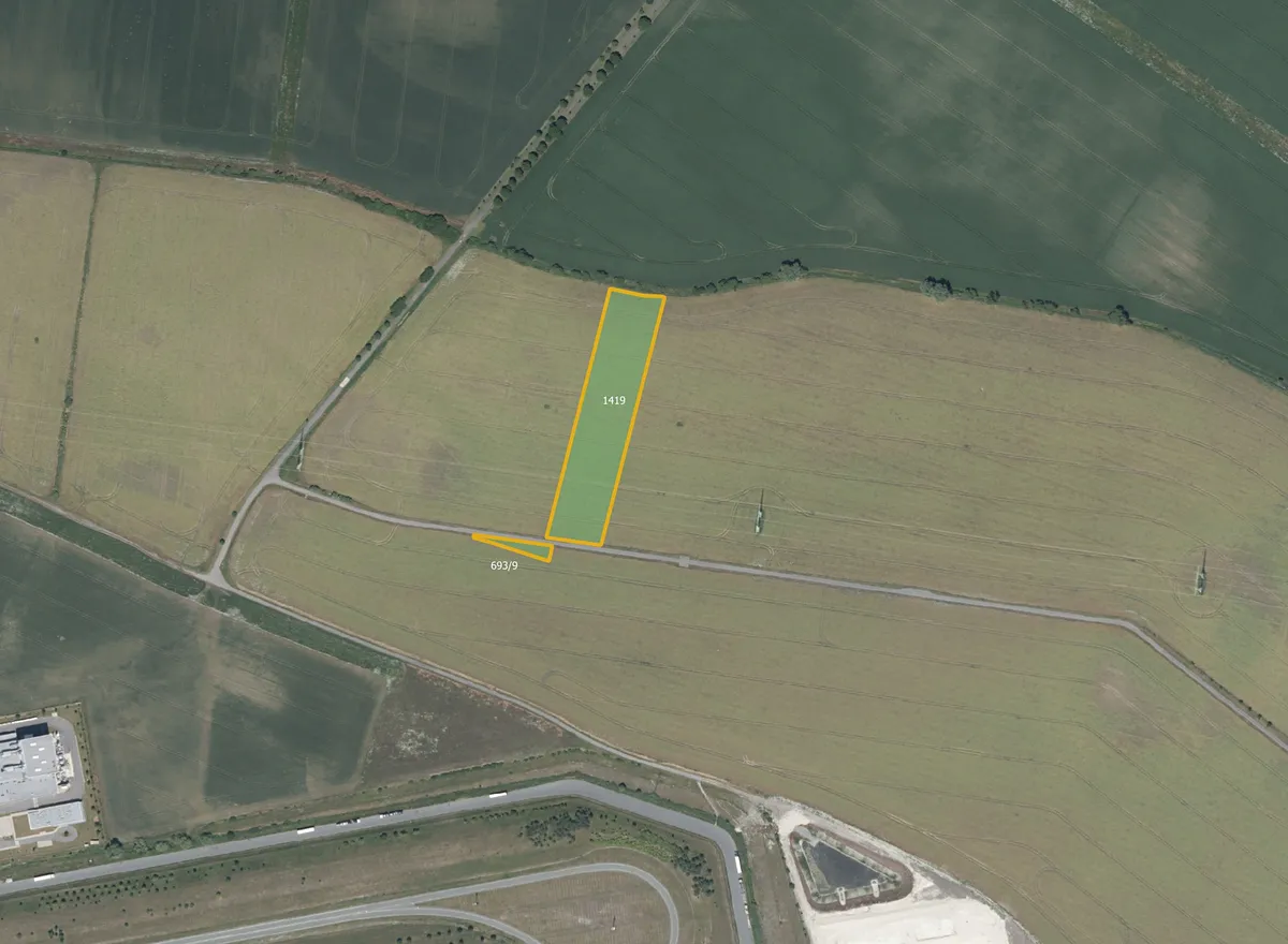 Prodej pole 7540 m²