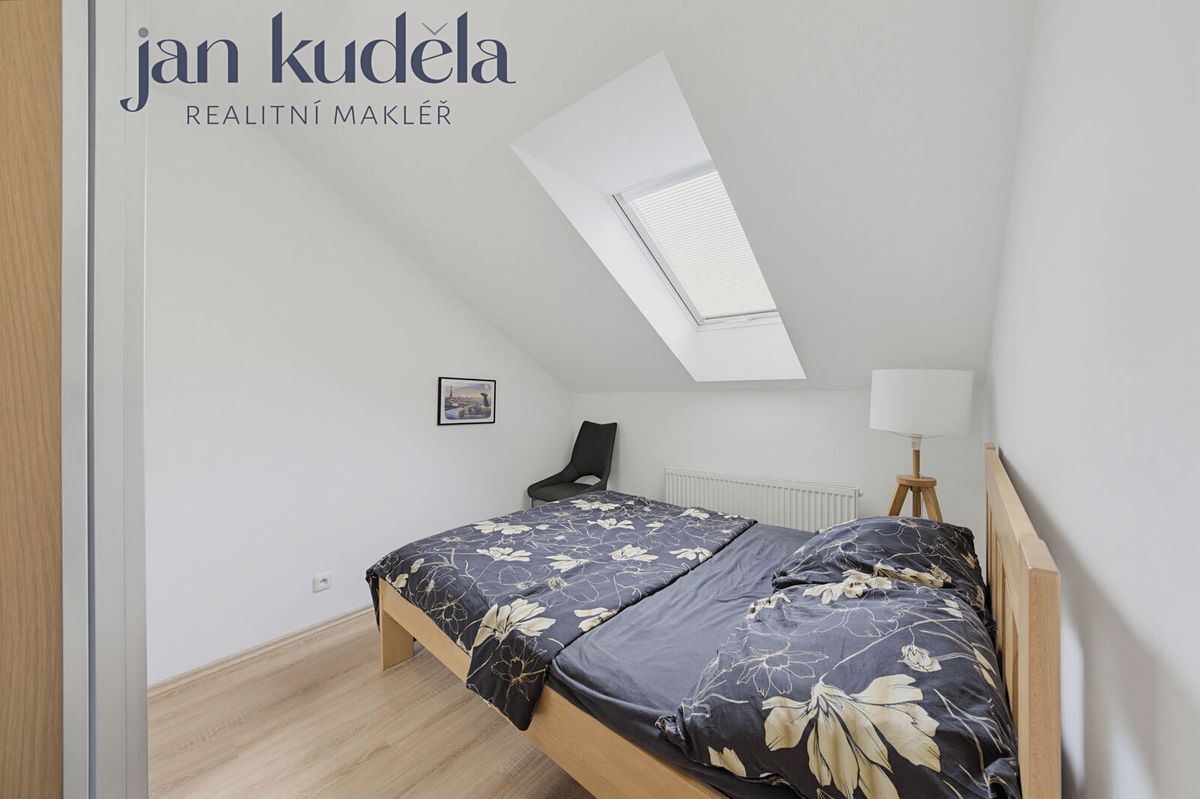 Pronájem bytu 2+kk 40 m² – fotografie 4