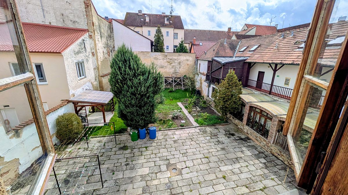 Pronájem bytu 2+kk 63 m² – fotografie 3