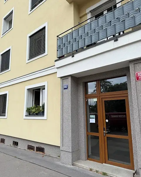 Prodej bytu 2+1 75 m², Praha – náhled fotky 1