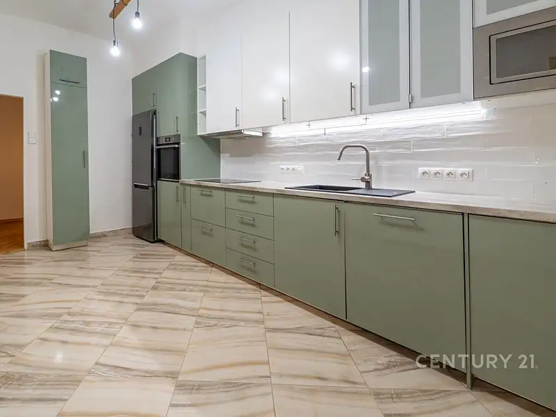 Prodej bytu 3+1 93 m², Praha – náhled fotky 1
