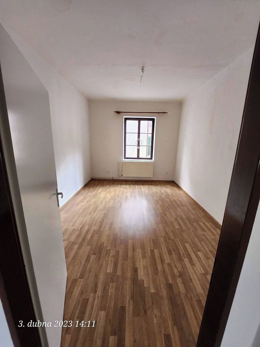 Pronájem bytu 3+1 86 m² – fotografie 4