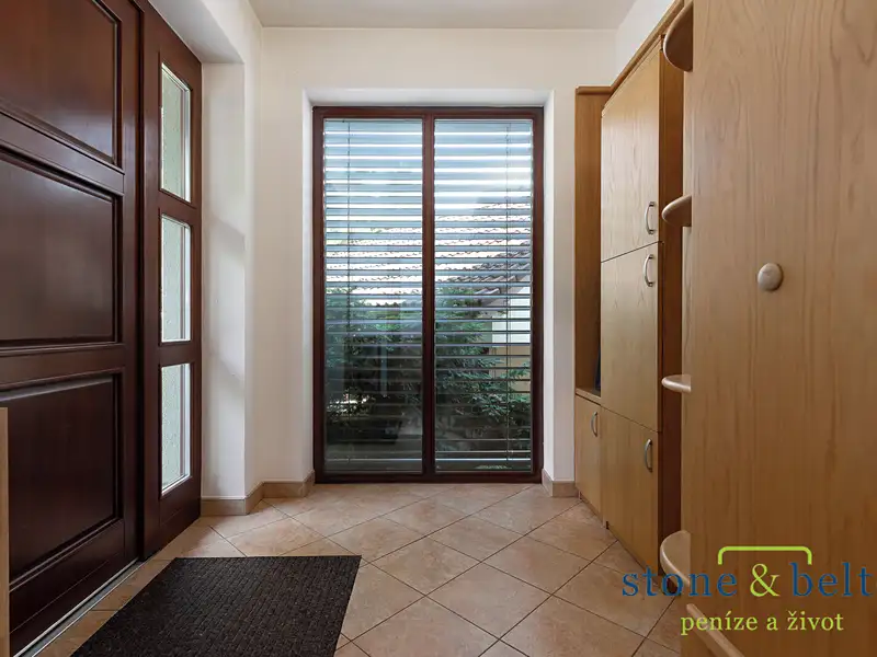 Prodej rodinného domu 140 m², pozemek 901 m², Opava – náhled fotky 2
