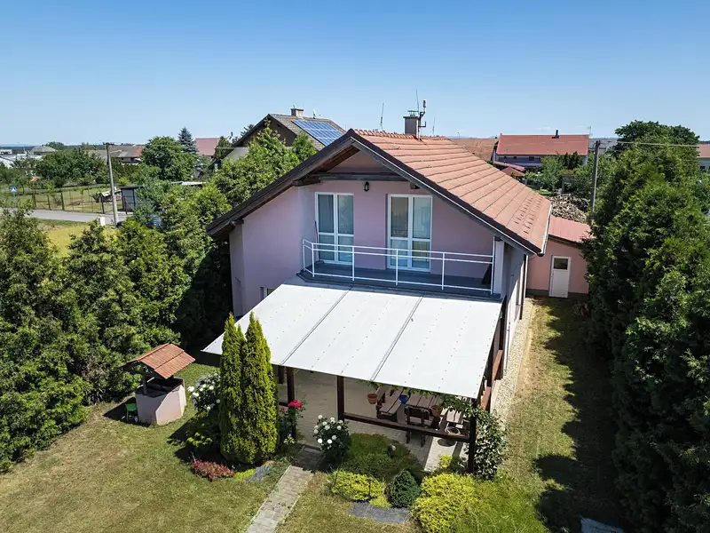 Prodej rodinného domu 148 m², pozemek 800 m², Záříčí – náhled fotky 1