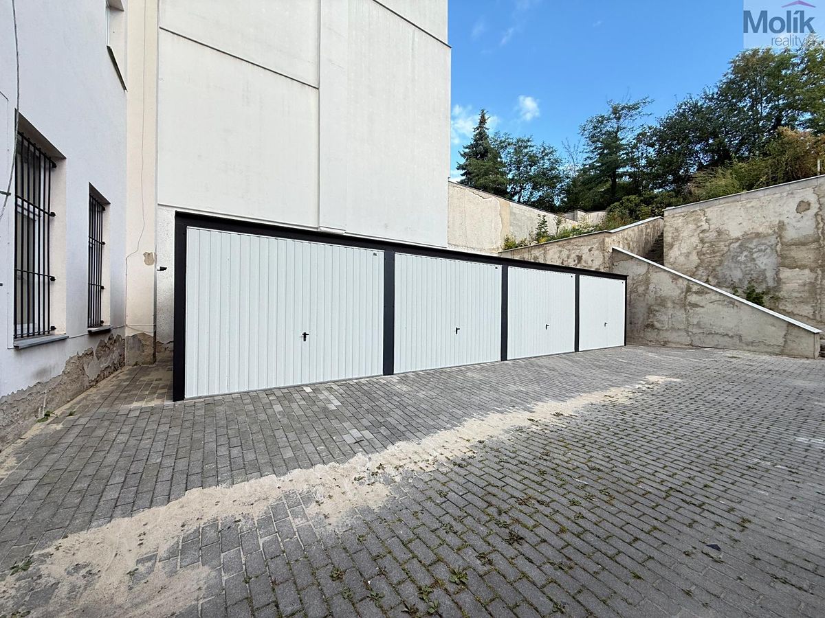 Pronájem garáže 16 m²