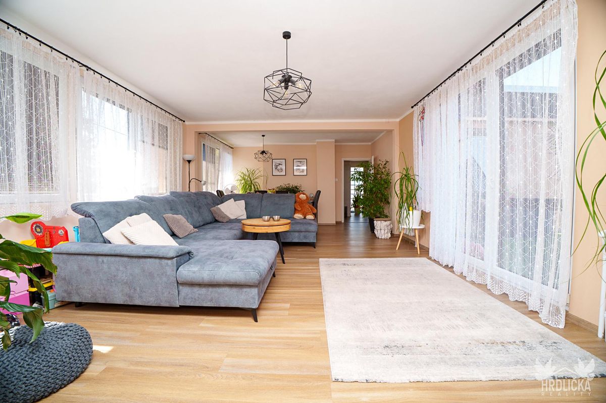 Prodej rodinného domu 148 m², pozemek 764 m² – fotografie 3