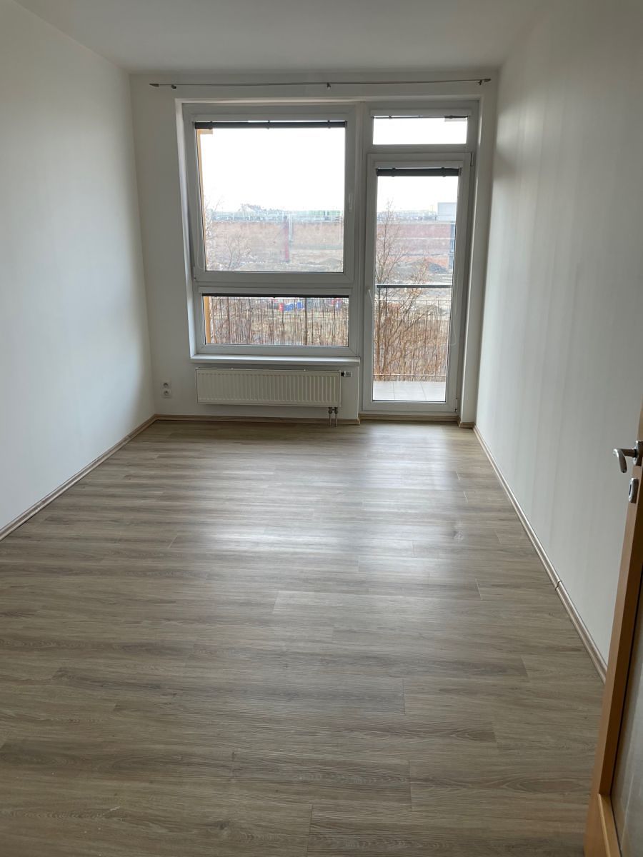 Pronájem bytu 2+kk 56 m² – fotografie 3