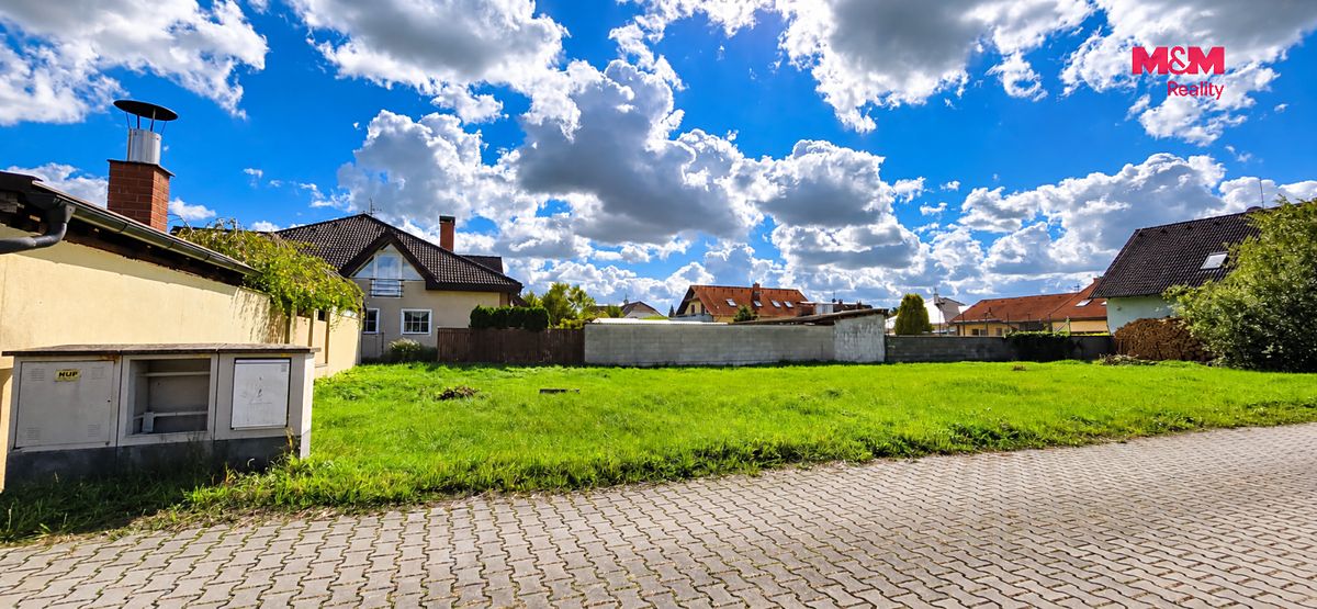 Prodej stavebního pozemku 681 m² – fotografie 3