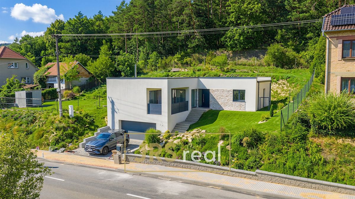 Prodej rodinného domu 240 m², pozemek 1178 m²
