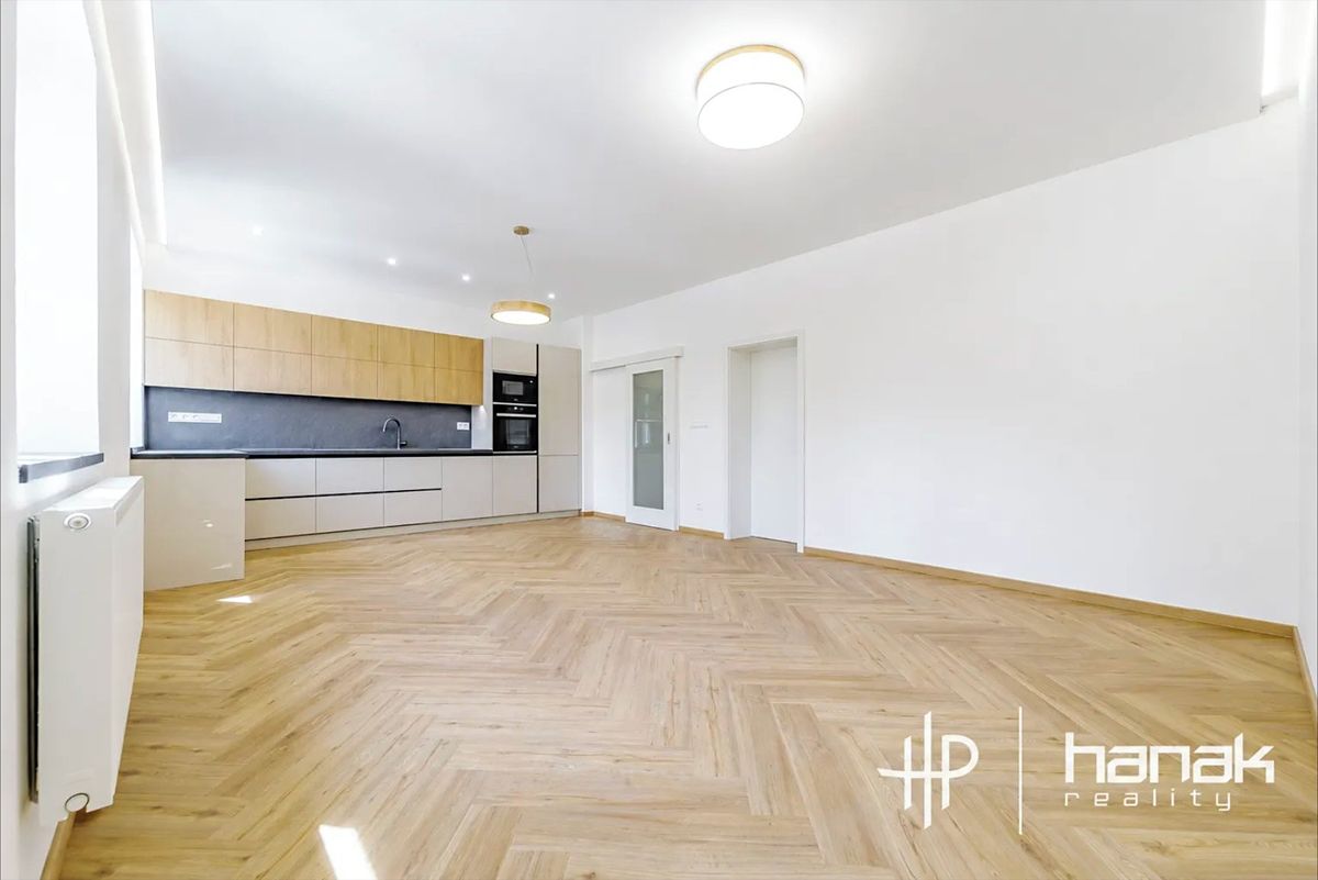 Pronájem bytu 2+kk 51 m² – fotografie 2
