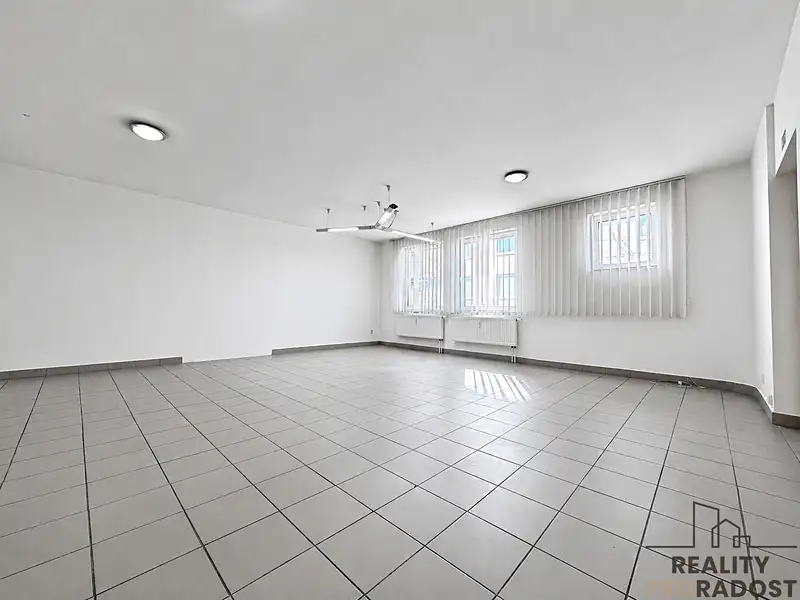 Pronájem kanceláře 52 m², Hodonín – náhled fotky 1