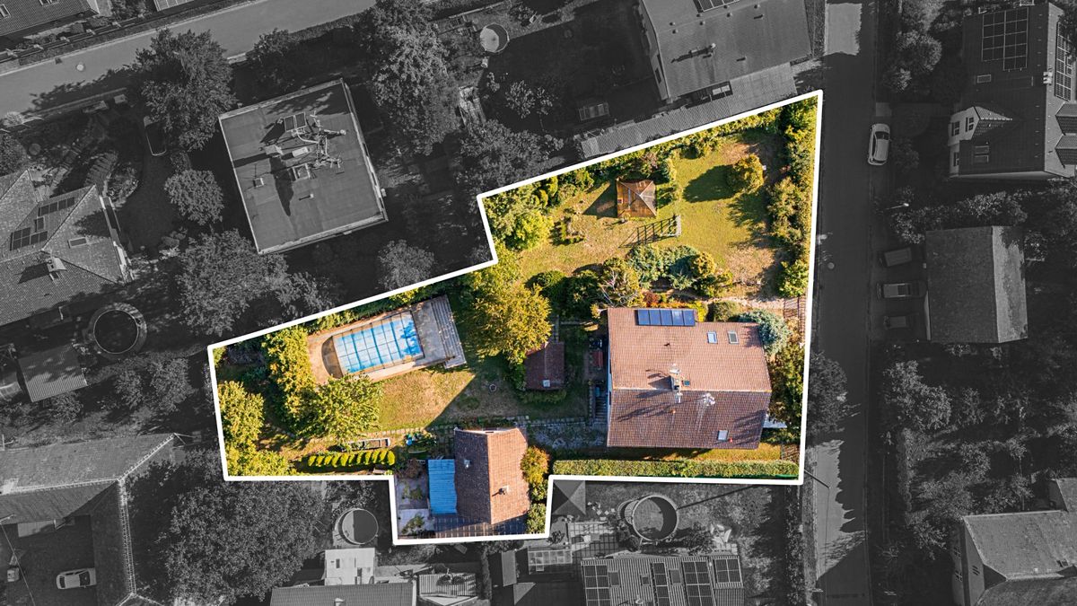 Prodej rodinného domu 320 m², pozemek 1755 m² – fotografie 2