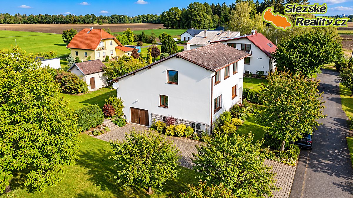 Prodej rodinného domu 240 m², pozemek 1130 m²