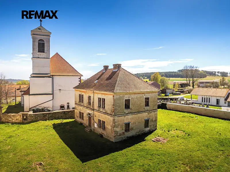 Prodej rodinného domu 415 m², pozemek 4660 m², Předslavice – náhled fotky 1