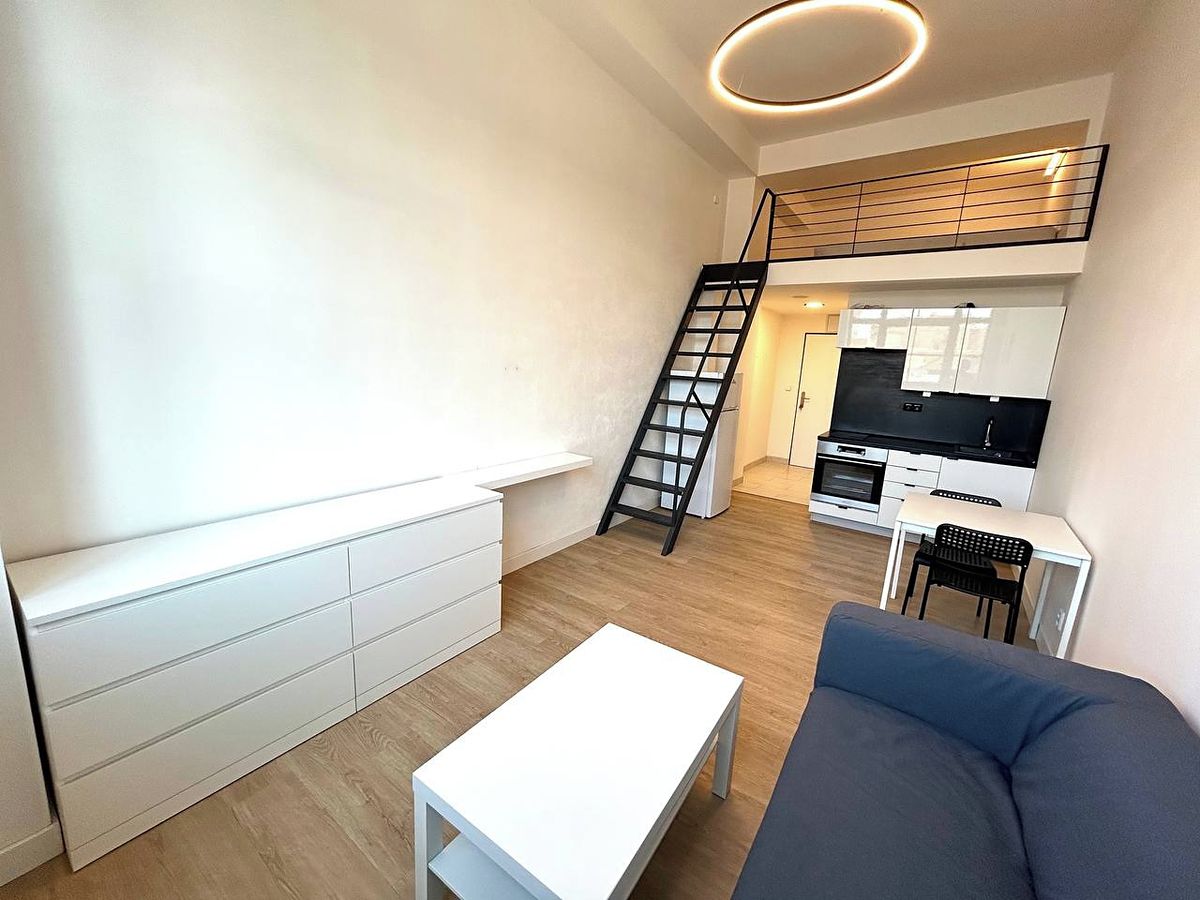 Pronájem bytu 1+kk 30 m² – fotografie 2