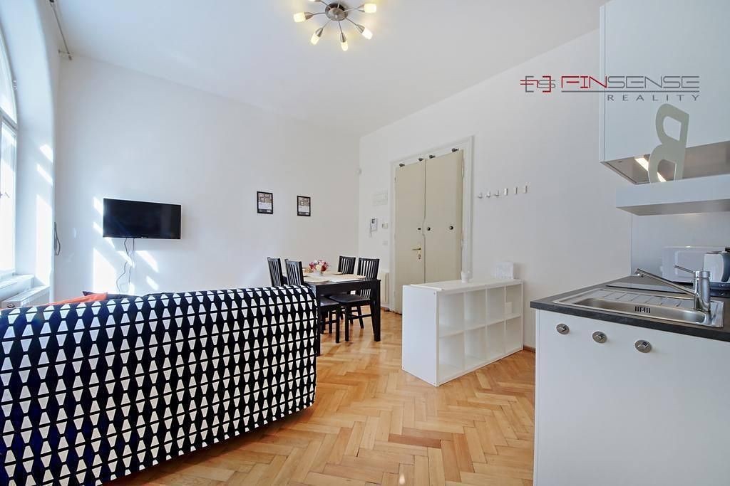 Pronájem bytu 2+kk 44 m² – fotografie 2