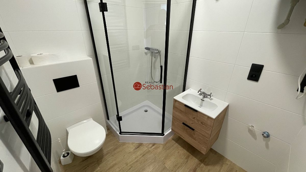Pronájem bytu 1+kk 17 m² – fotografie 4