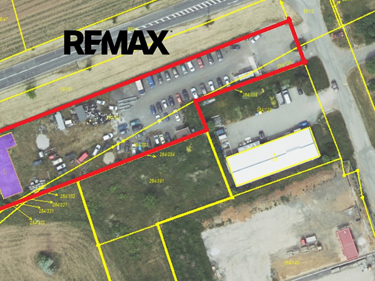 Prodej komerčního prostoru, 226 m² (1 z 8)
