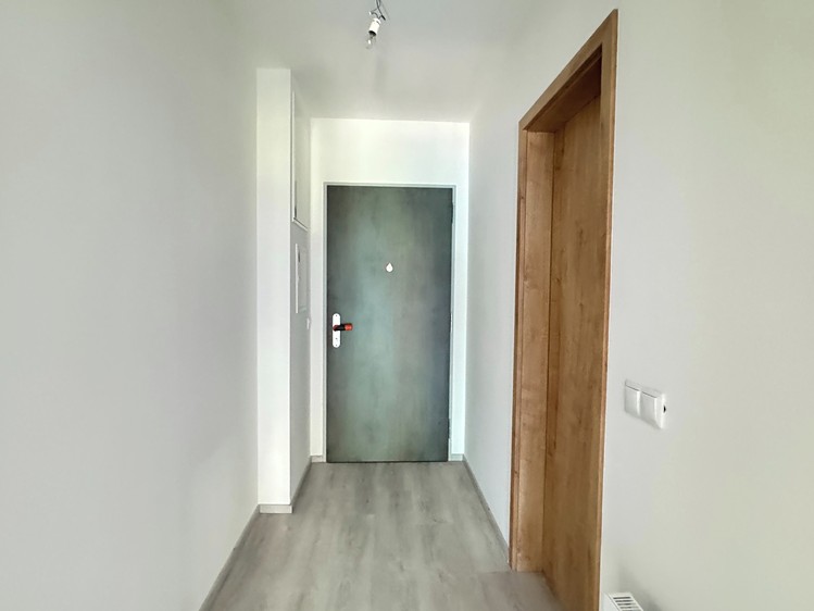Квартира 1+kk в оренду, 27 м² (7 з 10)
