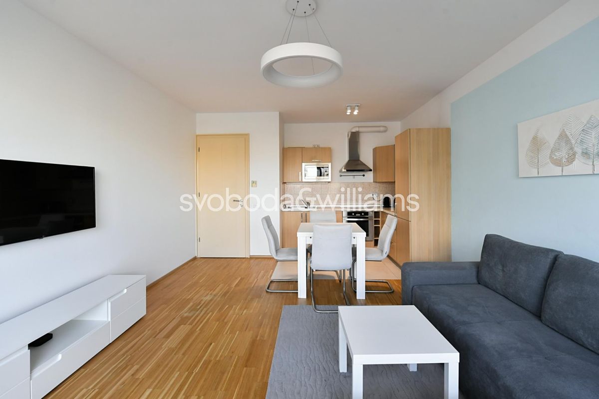 Pronájem bytu 2+kk 48 m² – fotografie 2