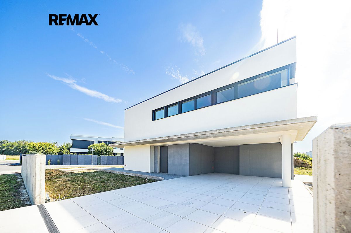 Prodej rodinného domu 206 m², pozemek 1232 m²