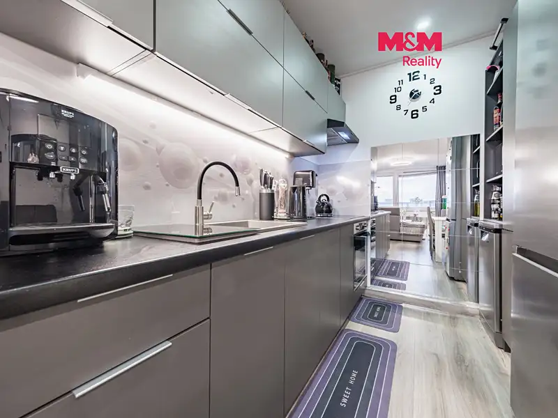 Prodej bytu 2+kk 45 m², Praha – náhled fotky 1