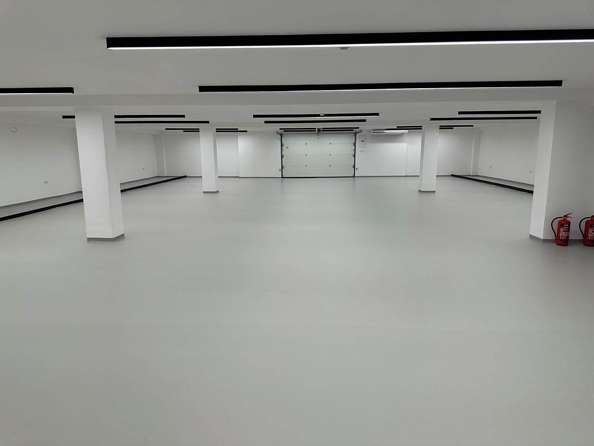 Pronájem garáže 300 m² – fotografie 5