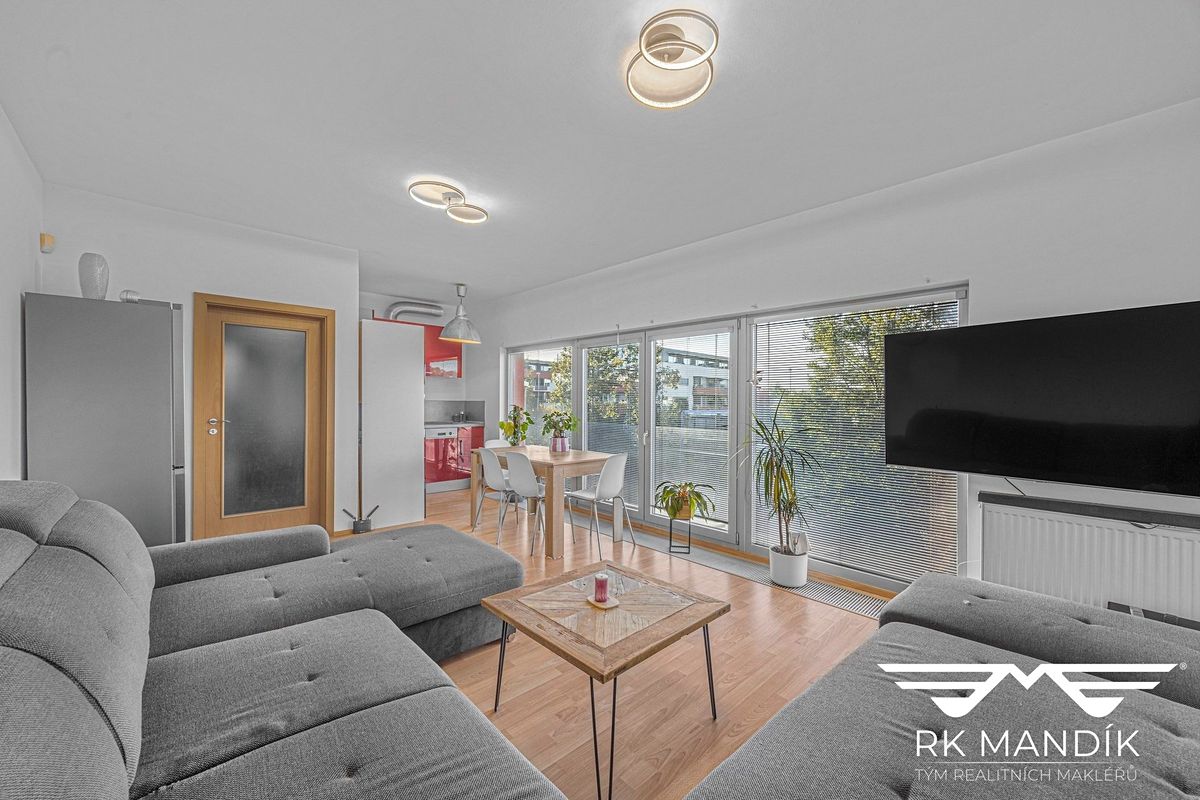 Pronájem bytu 2+kk 54 m² – fotografie 2