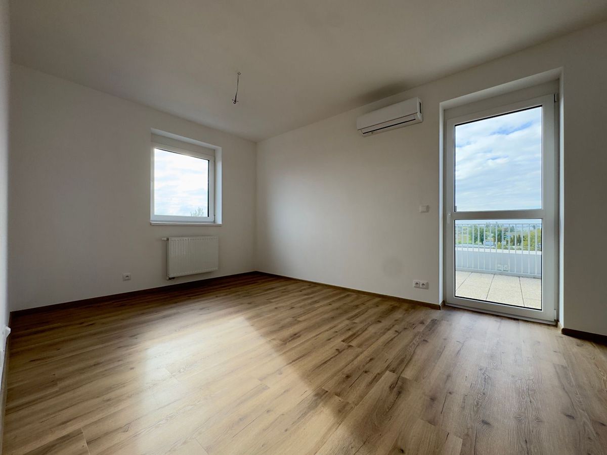 Pronájem bytu 2+kk 75 m² – fotografie 2