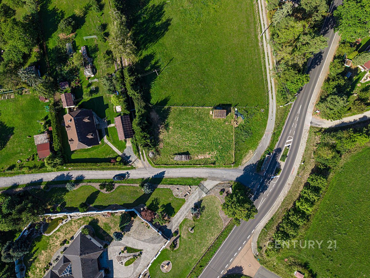 Prodej stavebního pozemku 982 m² – fotografie 2