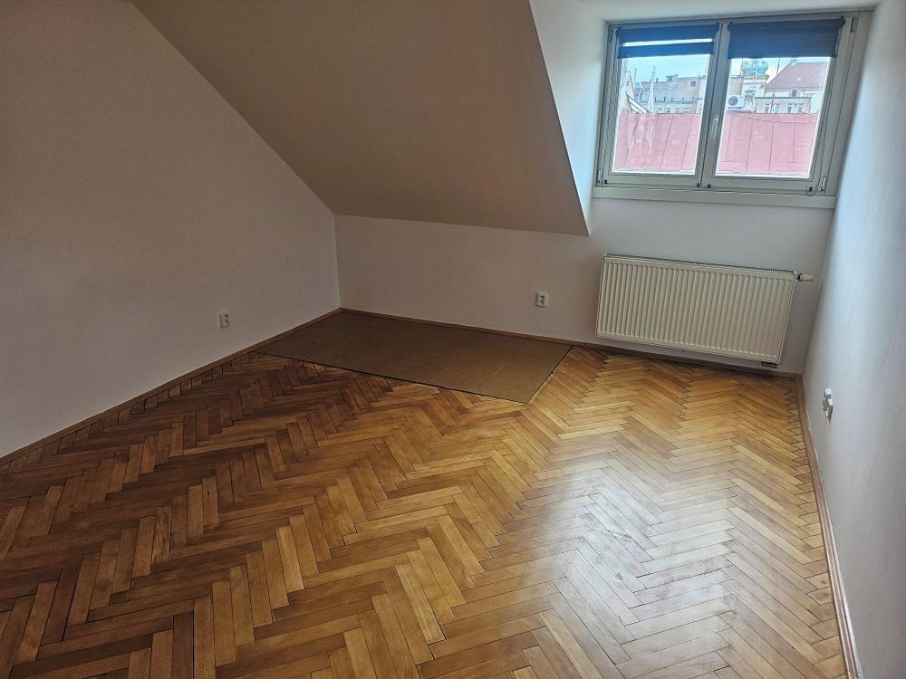 Pronájem bytu 2+1 74 m² – fotografie 3