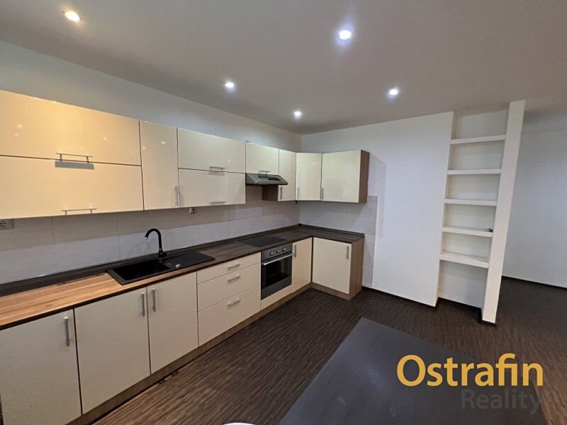 Pronájem bytu 2+kk 56 m² – fotografie 2