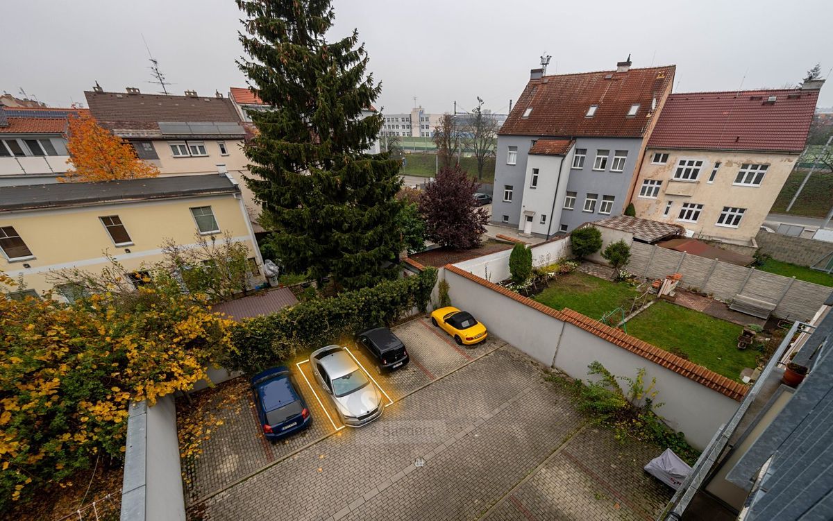Prodej garážového stání 14 m² – fotografie 3