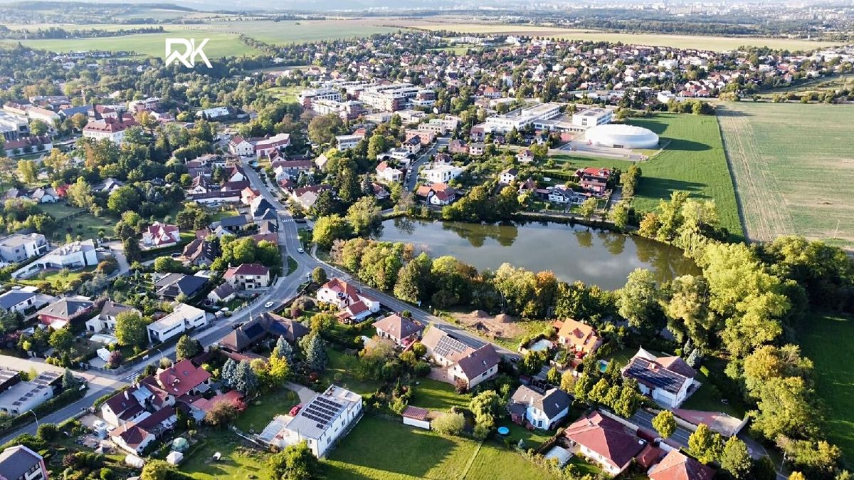 Pronájem rodinného domu 240 m², pozemek 1306 m² – fotografie 5