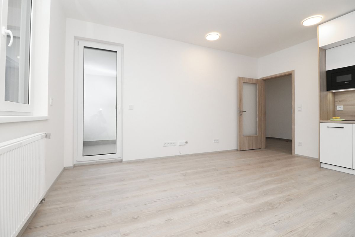 Pronájem bytu 2+kk 45 m² – fotografie 3