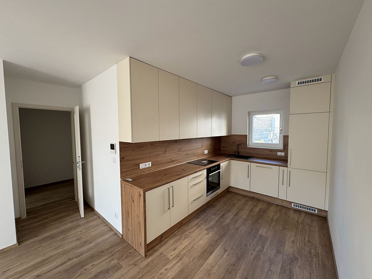 Pronájem bytu 2+kk 61 m² – fotografie 2