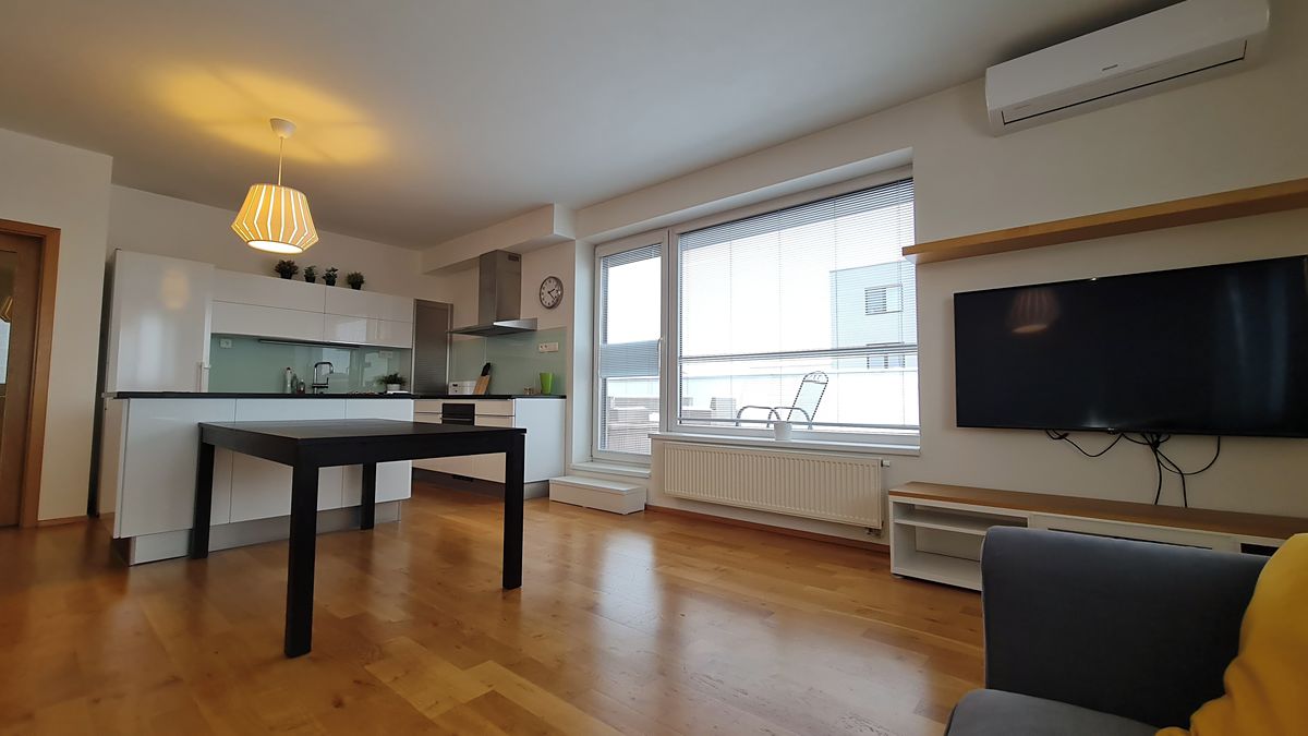 Pronájem bytu 3+kk 91 m² – fotografie 4