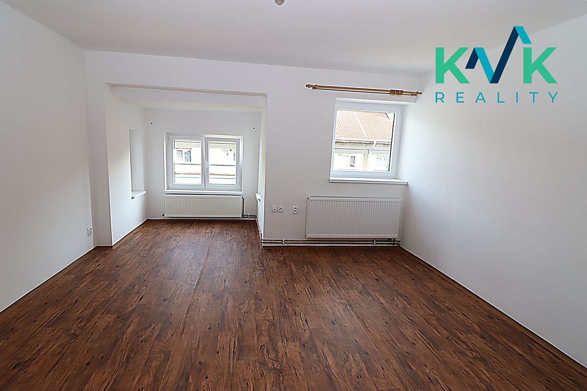 Pronájem bytu 2+kk 45 m² – fotografie 3